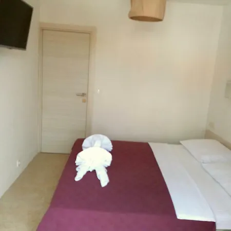 Mestrovic アパート ロパール