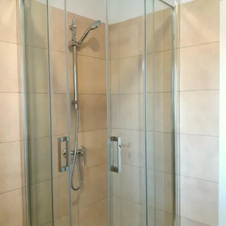 アパート Mestrovic ロパール