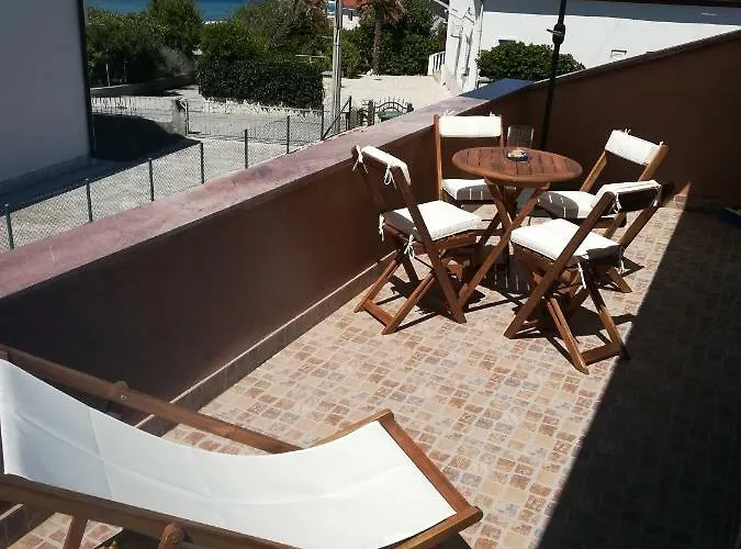 Lägenhet Mestrovic Lopar